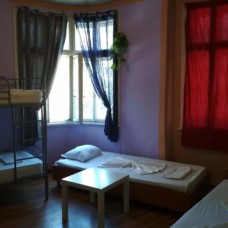 Hostel Compass Burgas ภายนอก รูปภาพ
