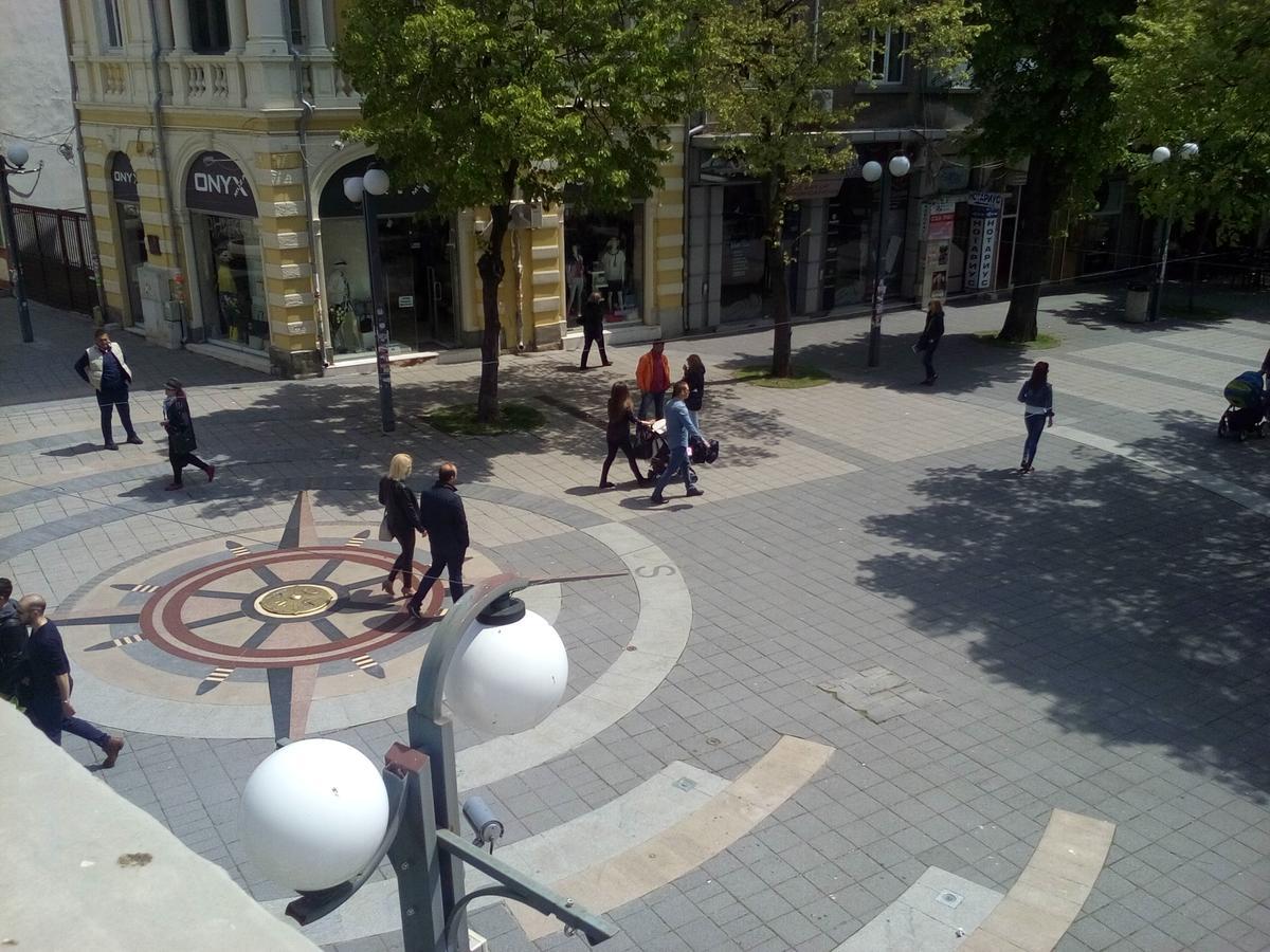 Hostel Compass Burgas ภายนอก รูปภาพ