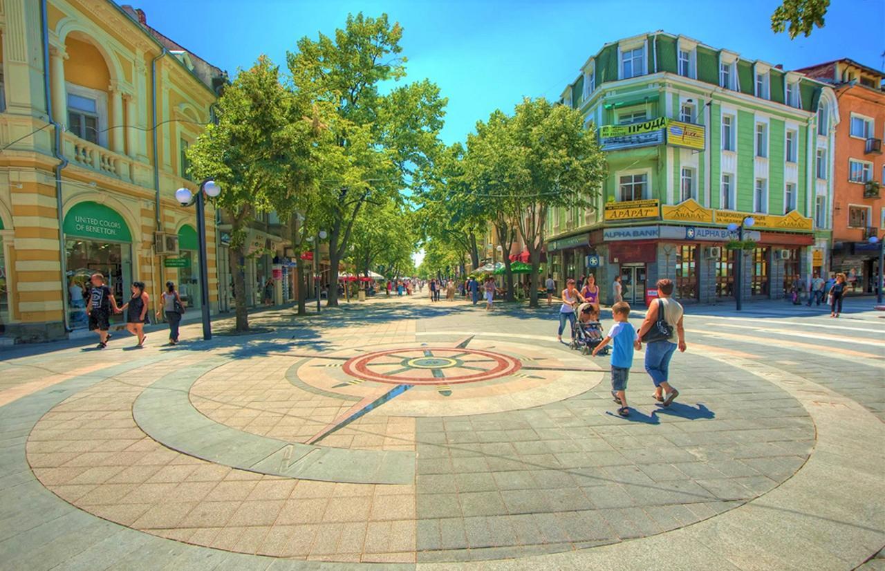 Hostel Compass Burgas ภายนอก รูปภาพ