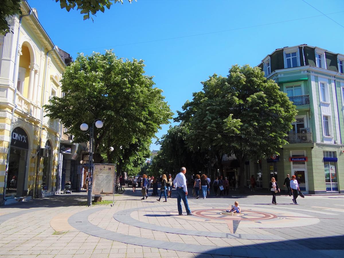Hostel Compass Burgas ภายนอก รูปภาพ