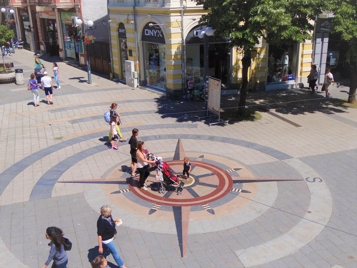 Hostel Compass Burgas ภายนอก รูปภาพ