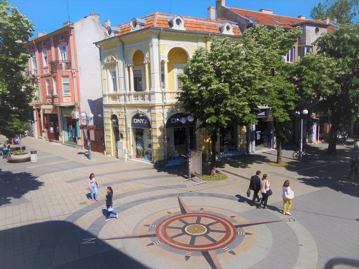 Hostel Compass Burgas ภายนอก รูปภาพ