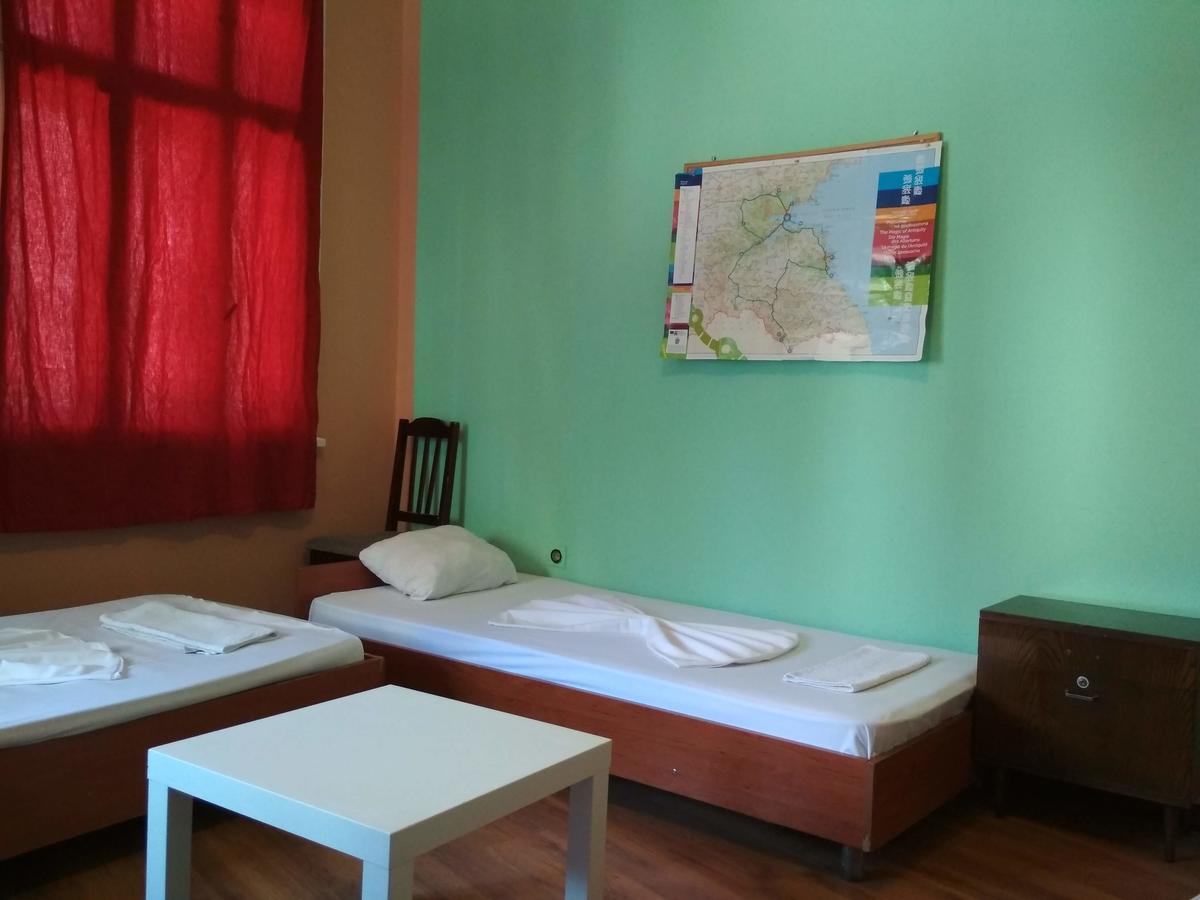 Hostel Compass Burgas ภายนอก รูปภาพ